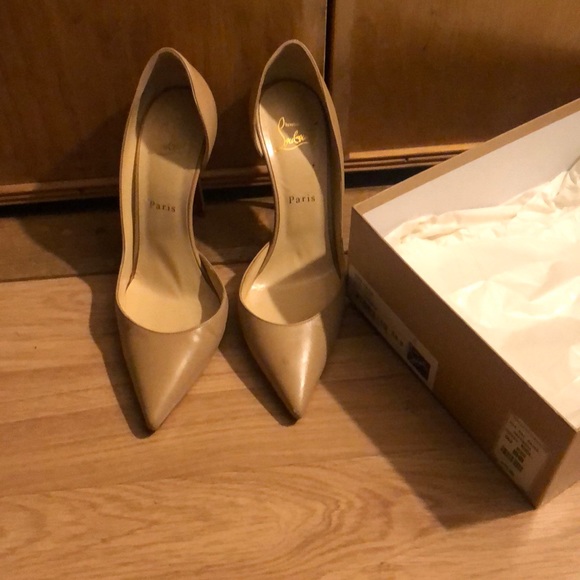 Authentic Louboutin nude heels - Picture 1 of 7